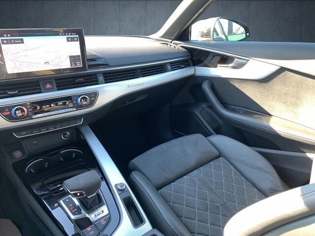 Image about Audi RS 4 Avant TFSI quattro tiptronic
