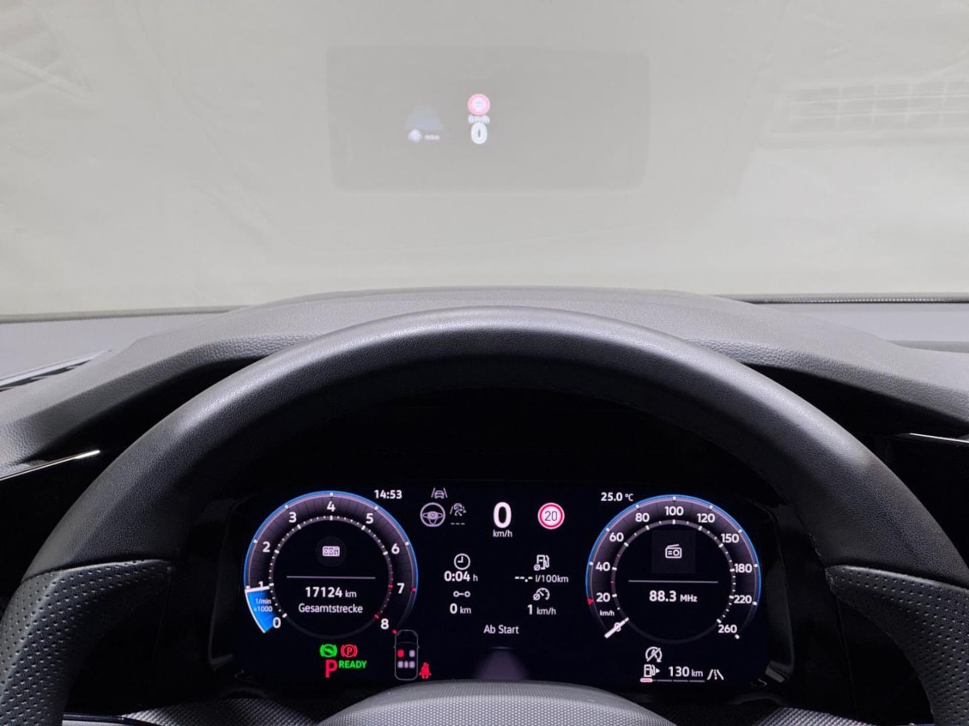 Volkswagen Golf R-Line