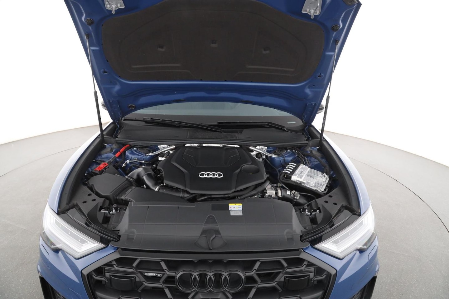 Bild über Audi A6 Avant S line 55 TFSI quattro S tronic - für weitere Informationen kontaktieren Sie den Audi Partner