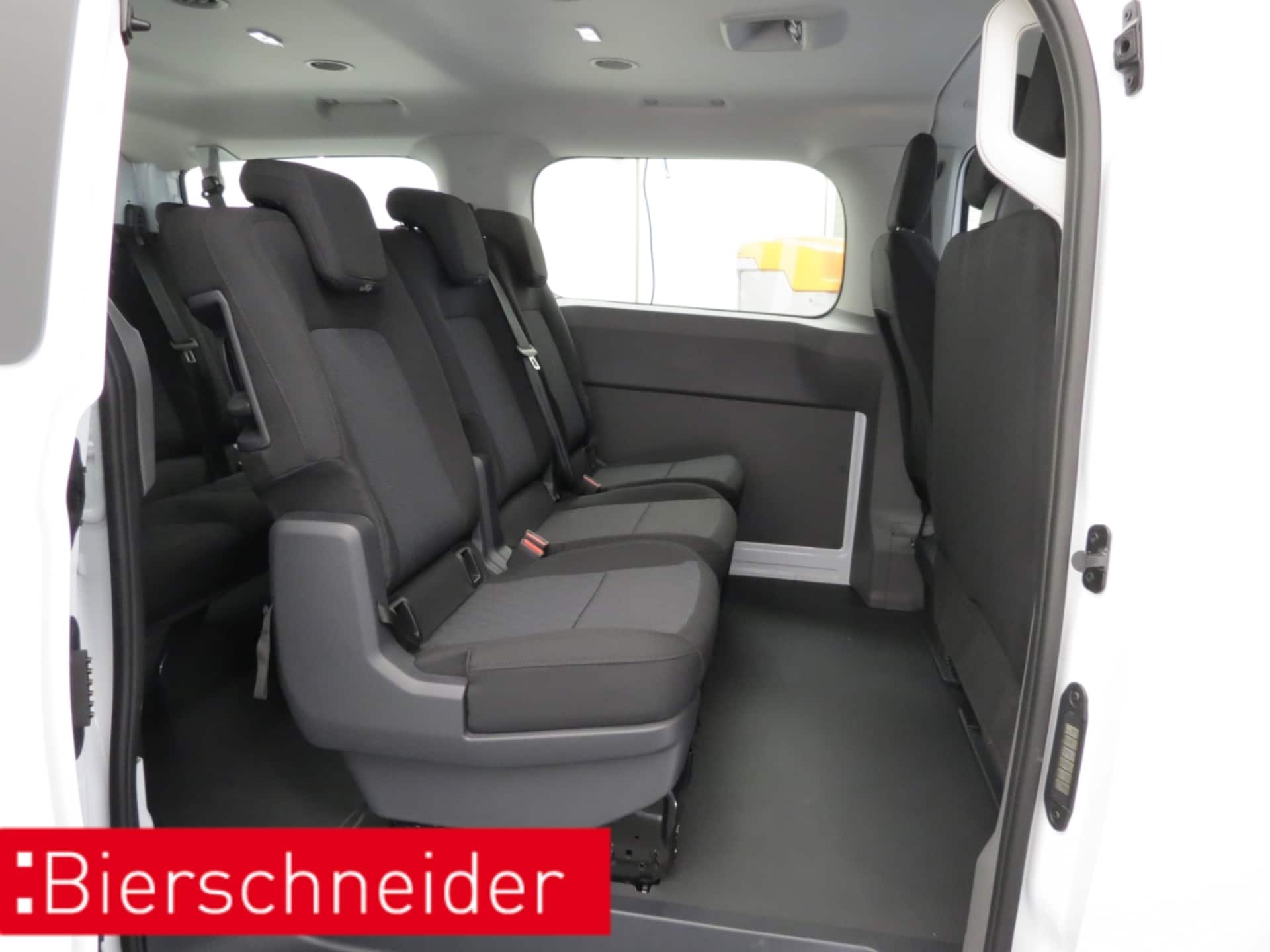 Volkswagen Transporter Kombi kurzer Radstand