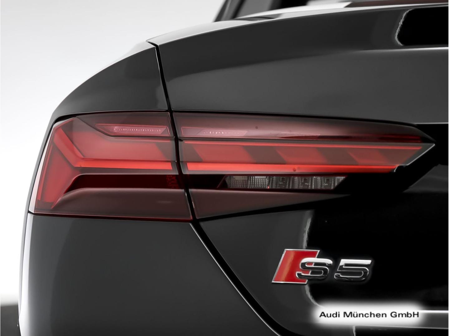 Bild über Audi S5 Cabriolet TFSI quattro tiptronic - für weitere Informationen kontaktieren Sie den Audi Partner