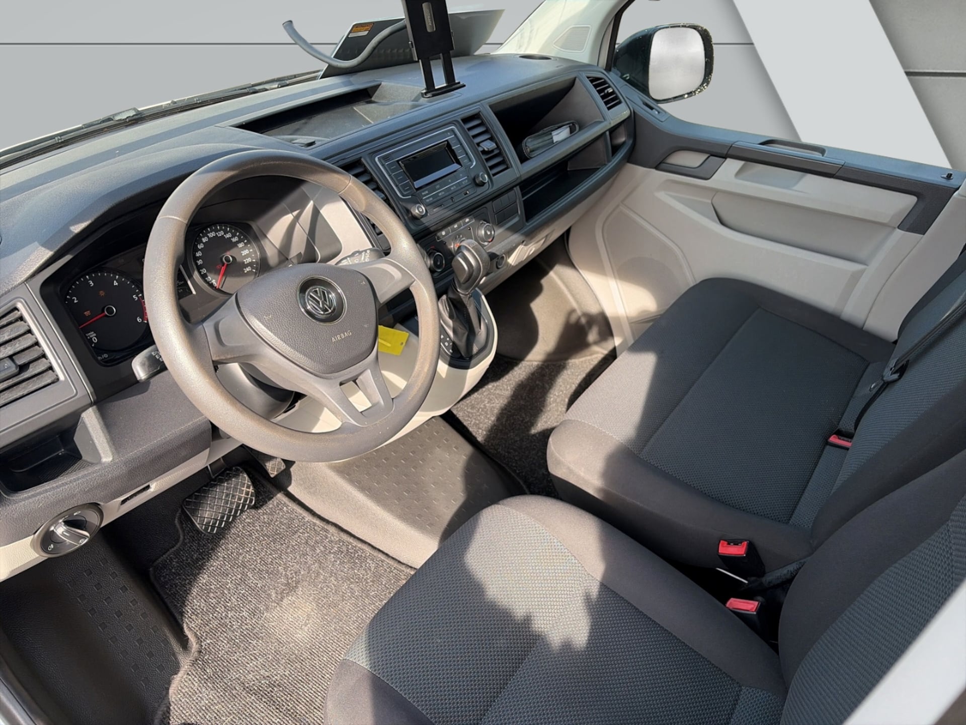 Volkswagen T6 Transporter Kasten kurzer Radstand