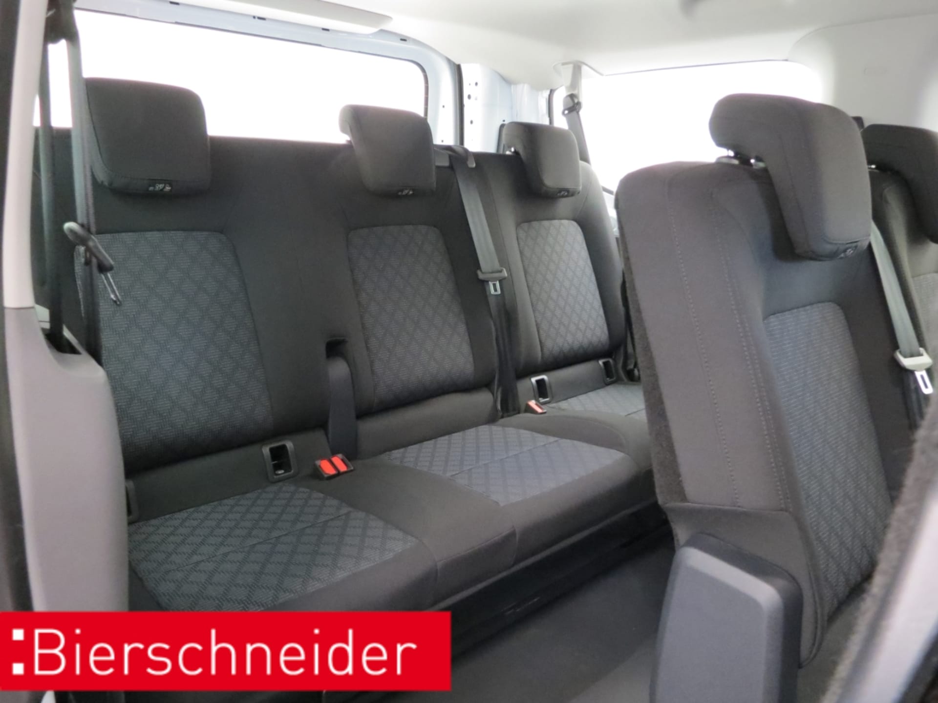 Volkswagen Transporter Kombi kurzer Radstand