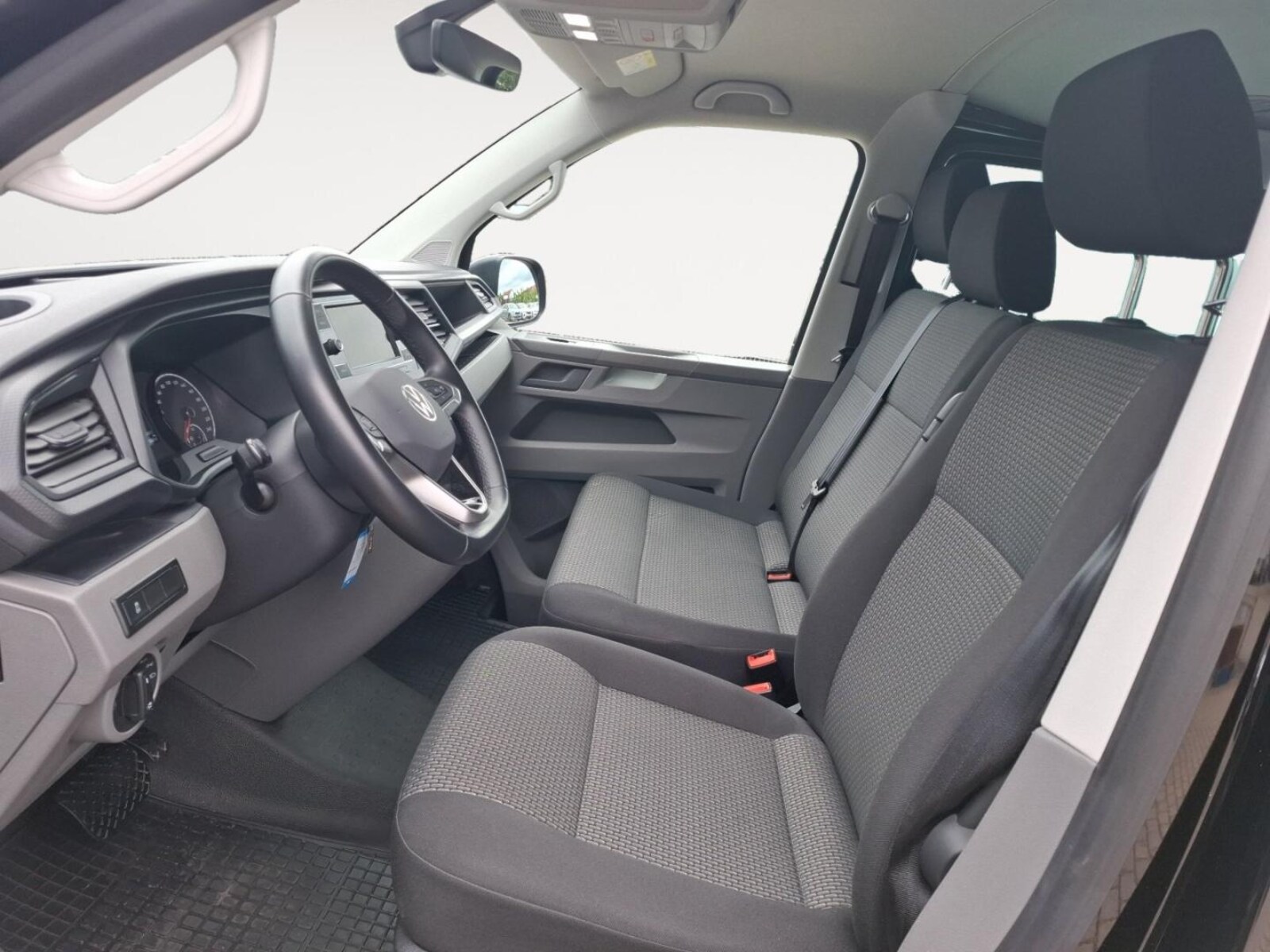 Volkswagen T6.1 Transporter Kombi kurzer Radstand – Bild 6