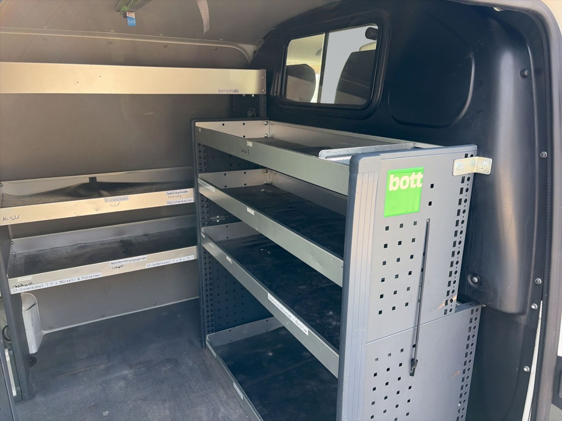 Volkswagen T6 Transporter Kasten kurzer Radstand