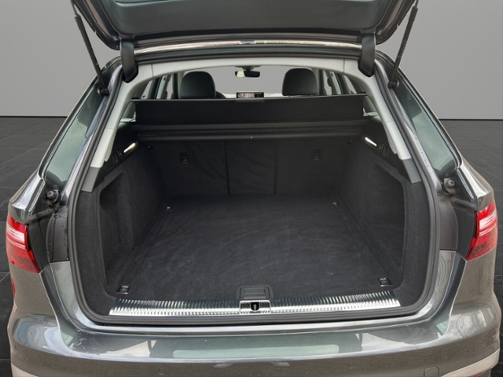 Audi A4 Avant S line