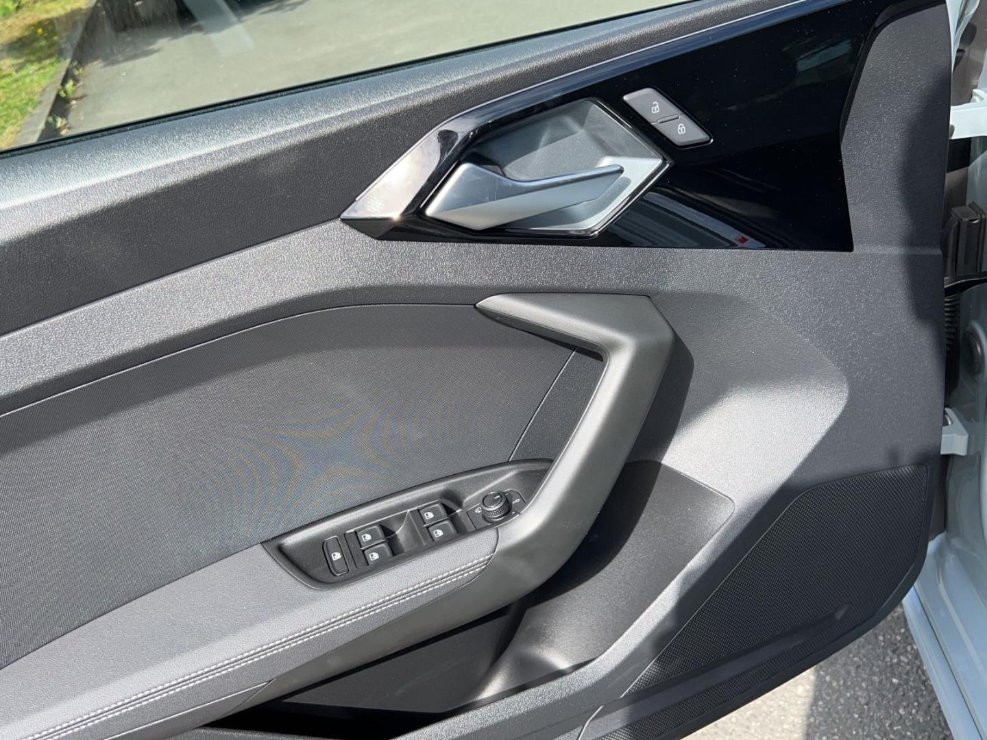 Bild über Audi A1 Sportback S line 25 TFSI S tronic - für weitere Informationen kontaktieren Sie den Audi Partner