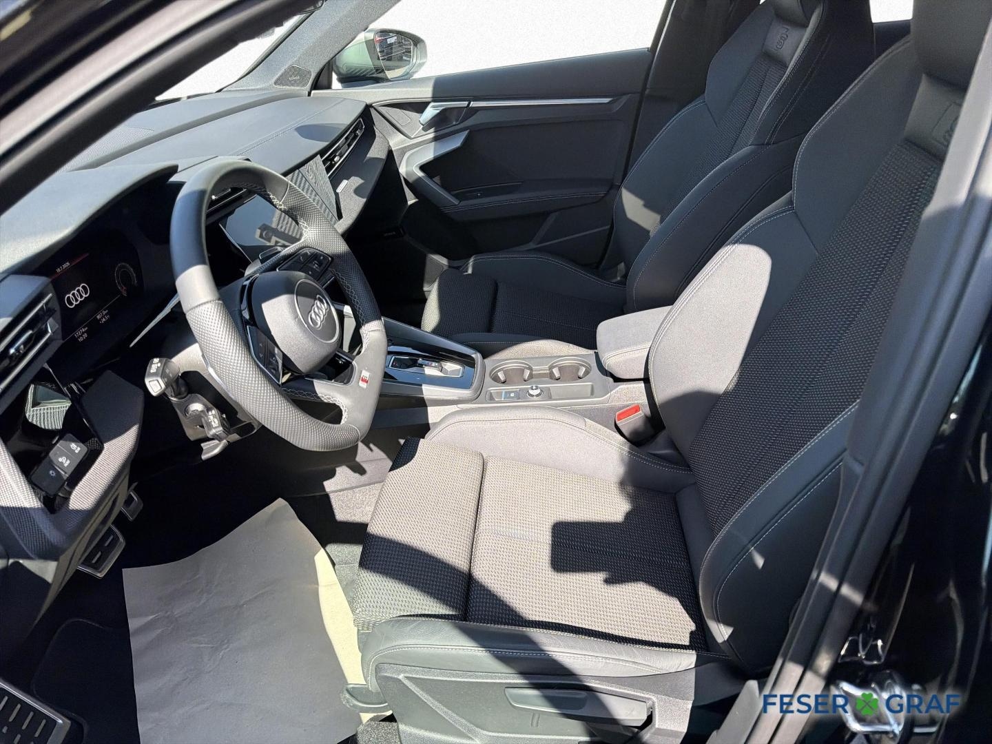 Bild über Audi S3 Limousine TFSI quattro S tronic - für weitere Informationen kontaktieren Sie den Audi Partner