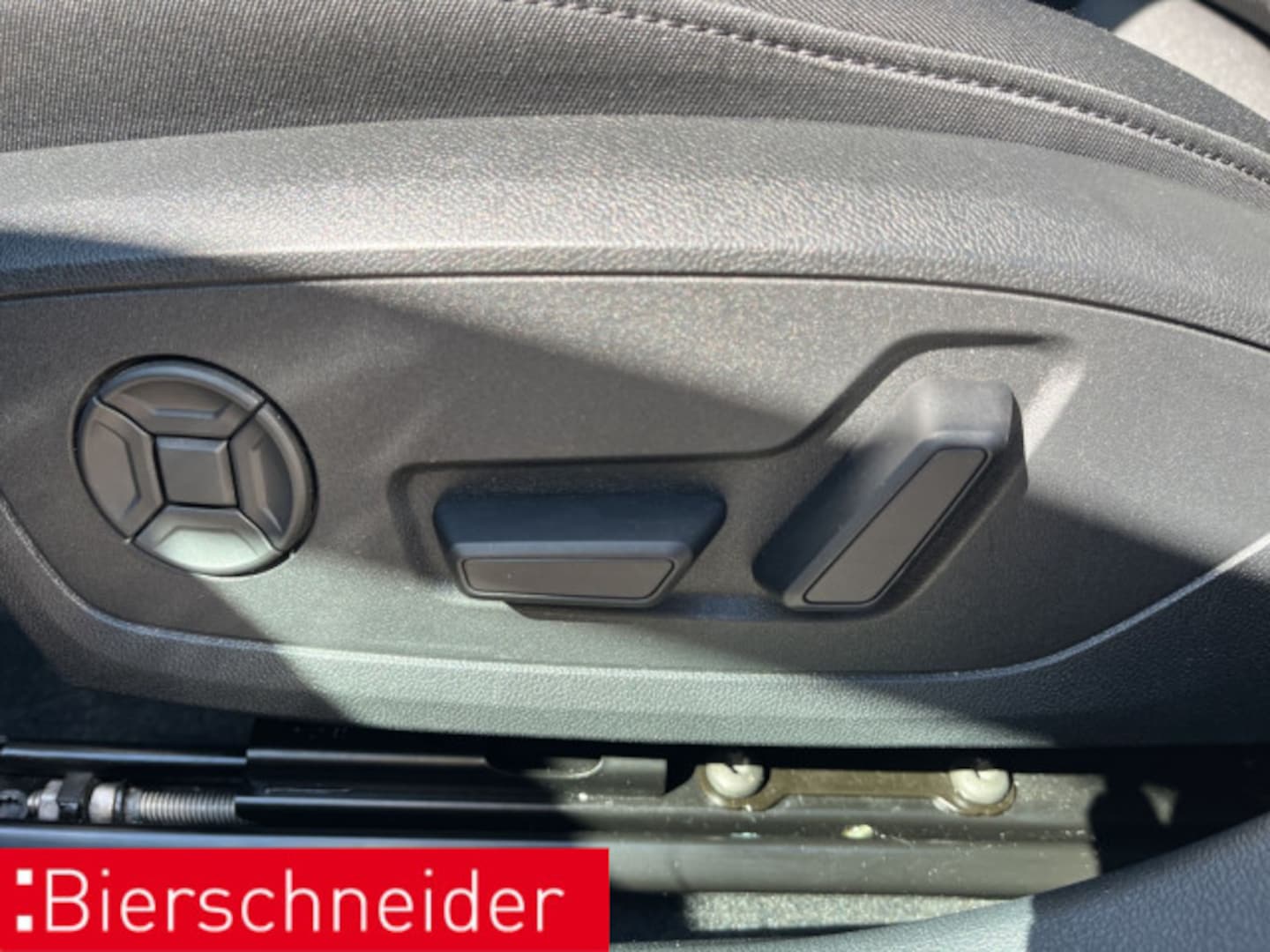 Bild über Audi A3 Sportback 30 TFSI S tronic - für weitere Informationen kontaktieren Sie den Audi Partner