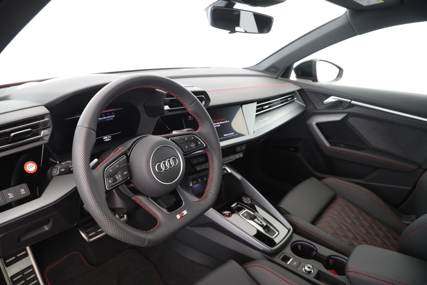 Bild über Audi S3 Sportback TFSI quattro S tronic - für weitere Informationen kontaktieren Sie den Audi Partner