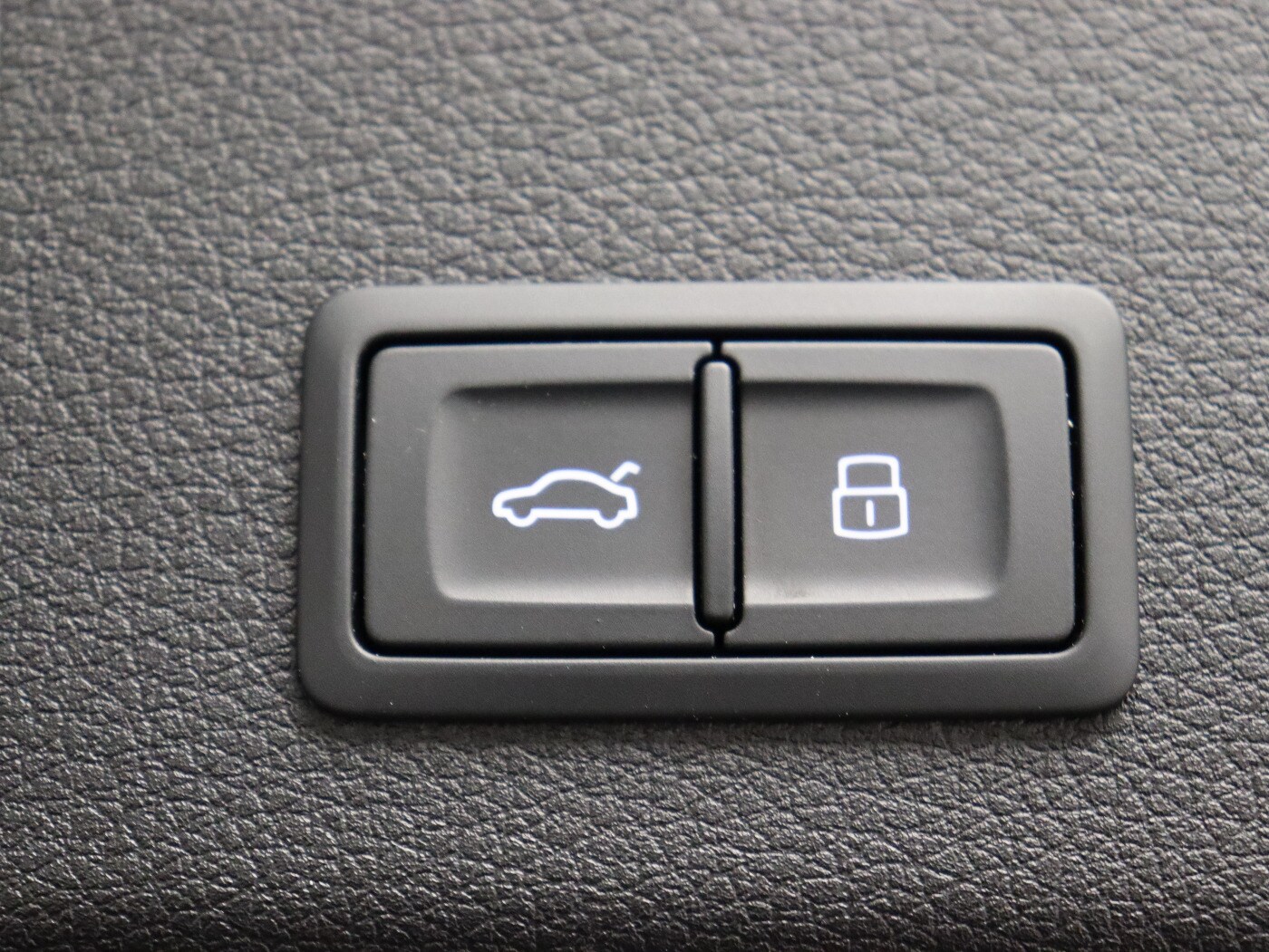 Image about Audi Q8 e-tron S line 50 e-tron quattro