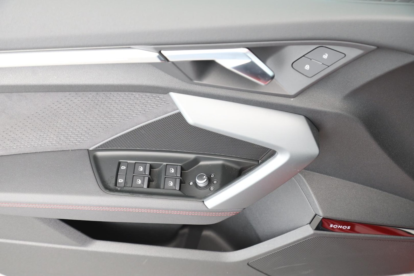 Bild über Audi S3 Sportback TFSI quattro S tronic - für weitere Informationen kontaktieren Sie den Audi Partner