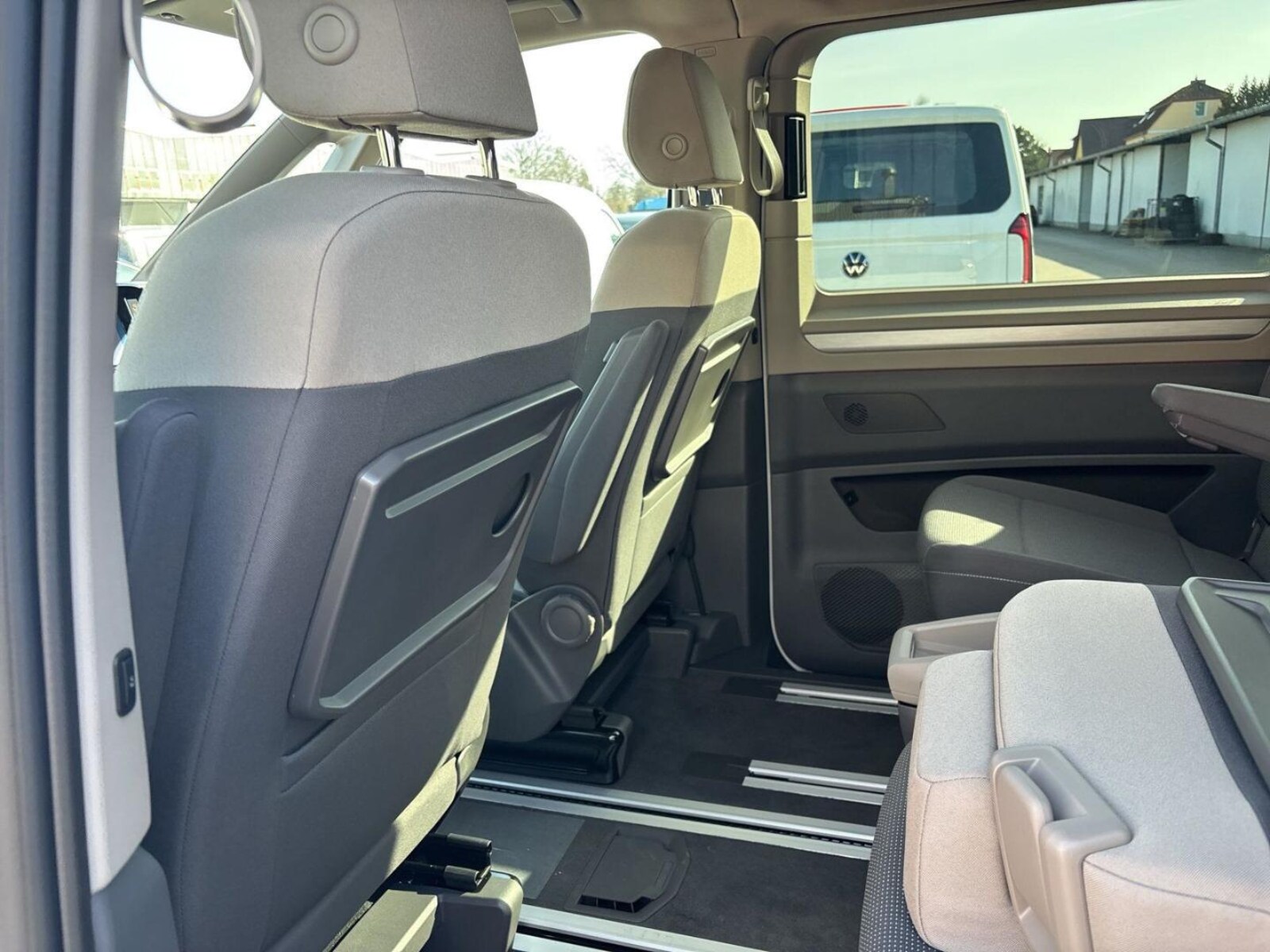 Volkswagen Multivan – Bild 18
