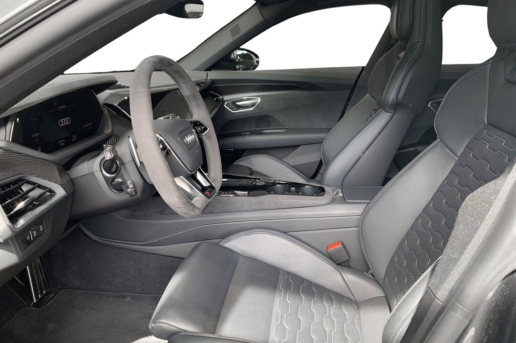 Bild som visar&nbsp;Audi RS e-tron GT&nbsp;RS e-tron GT 440,00 kW - för mer information kontakta din Audi Partner