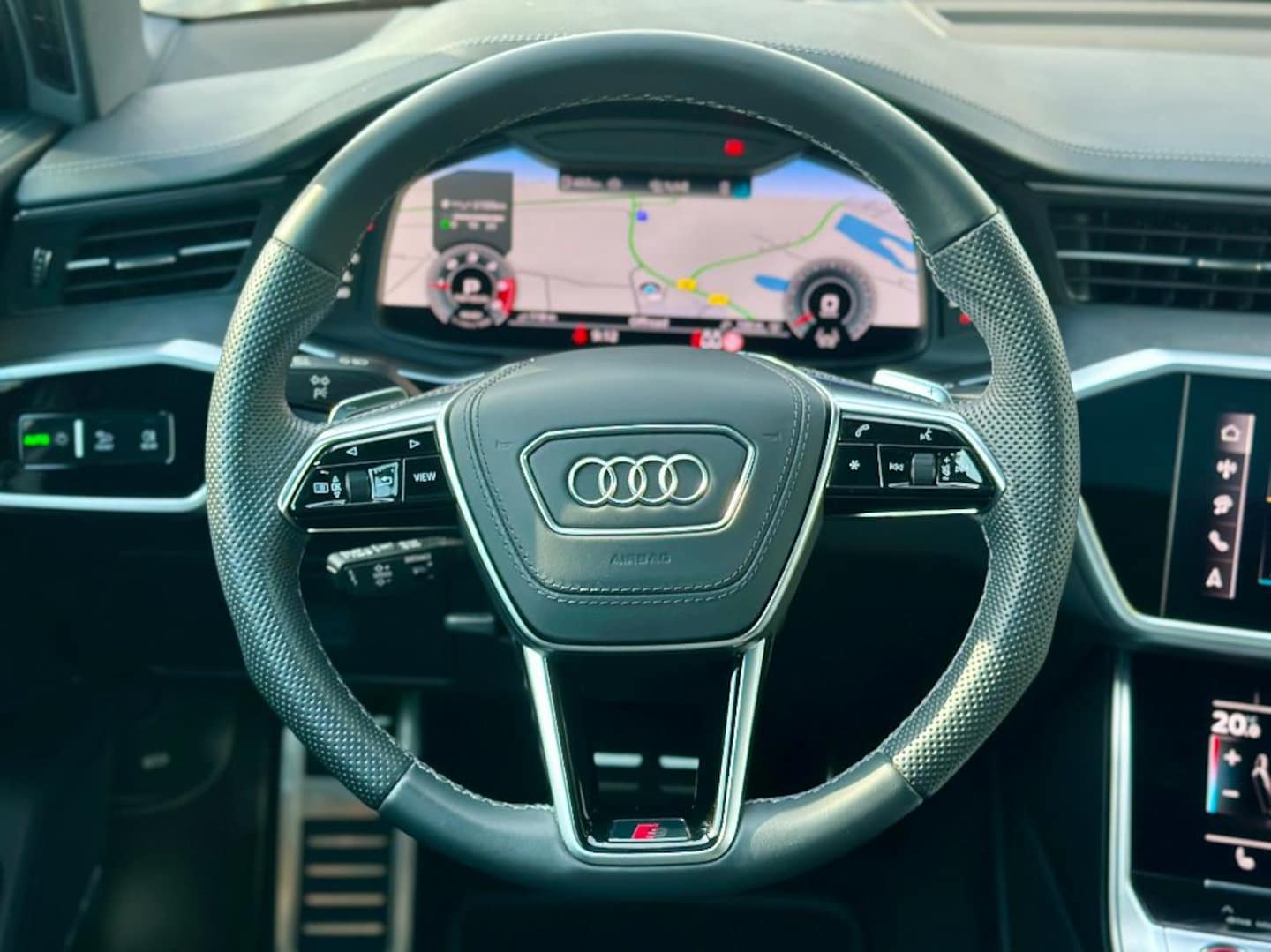 Bild über Audi S6 Limousine TDI quattro tiptronic - für weitere Informationen kontaktieren Sie den Audi Partner