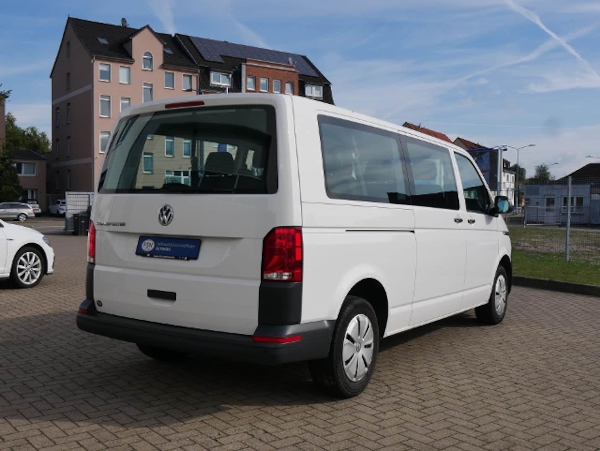 Volkswagen T6.1 Transporter Kombi langer Radstand