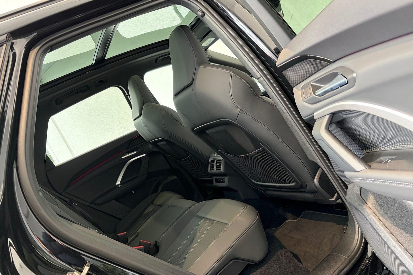 Image about Audi Q5 SUV e-hybrid quattro S tronic