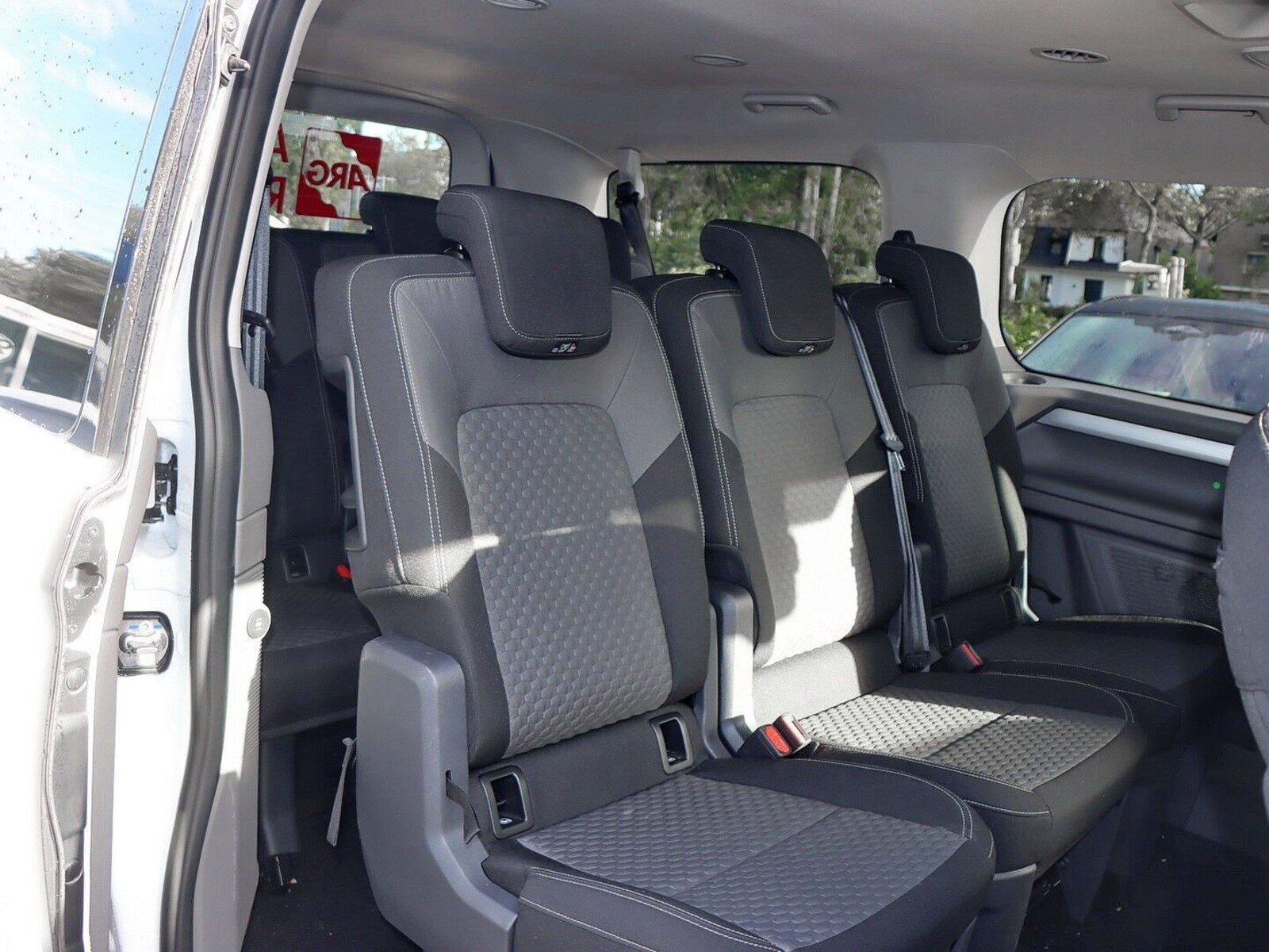 Volkswagen Caravelle – Bild 5