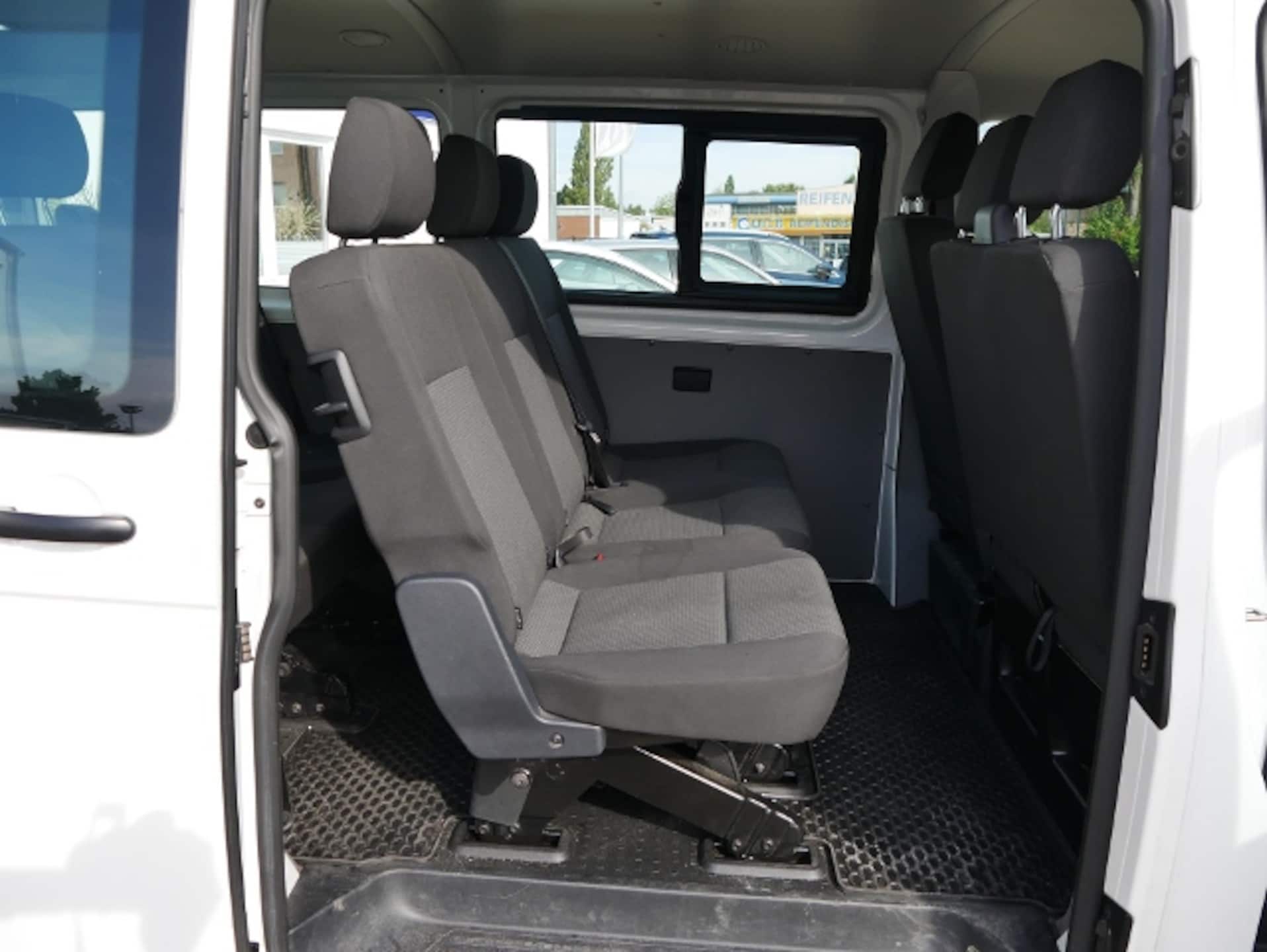 Volkswagen T6.1 Transporter Kombi langer Radstand