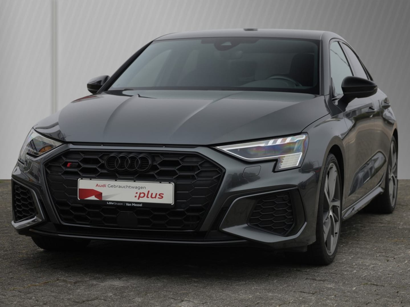Bild über Audi S3 Limousine TFSI quattro S tronic - für weitere Informationen kontaktieren Sie den Audi Partner