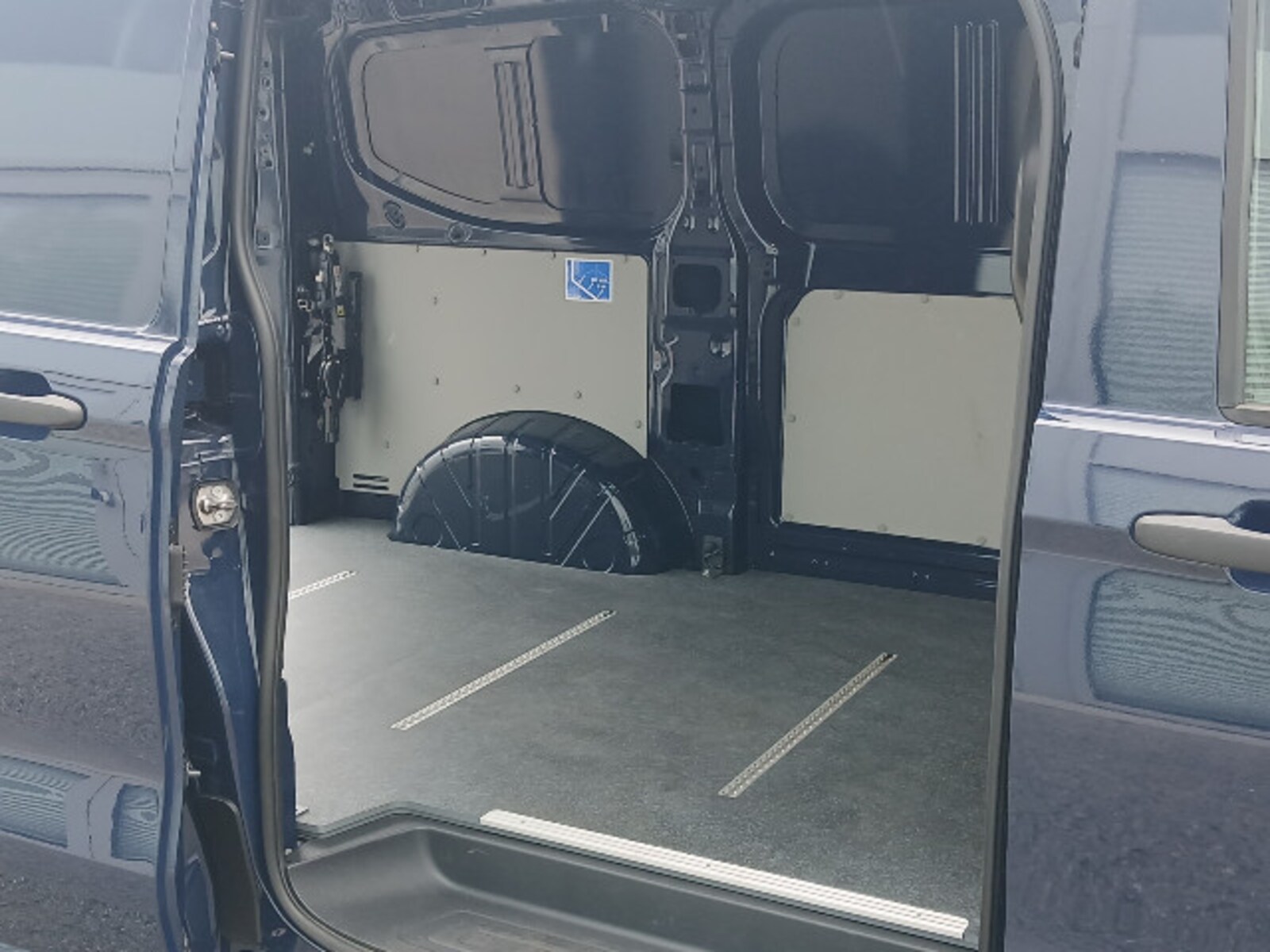 Volkswagen Transporter Kasten kurzer Radstand – Bild 19