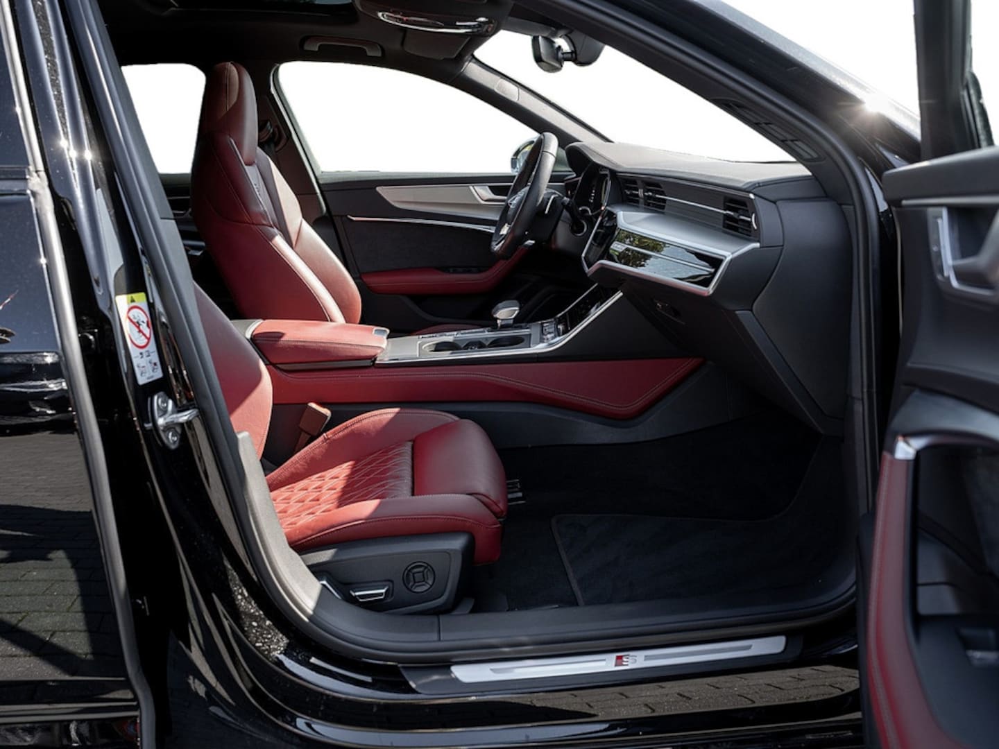 Bild über Audi S6 Avant TDI quattro tiptronic - für weitere Informationen kontaktieren Sie den Audi Partner