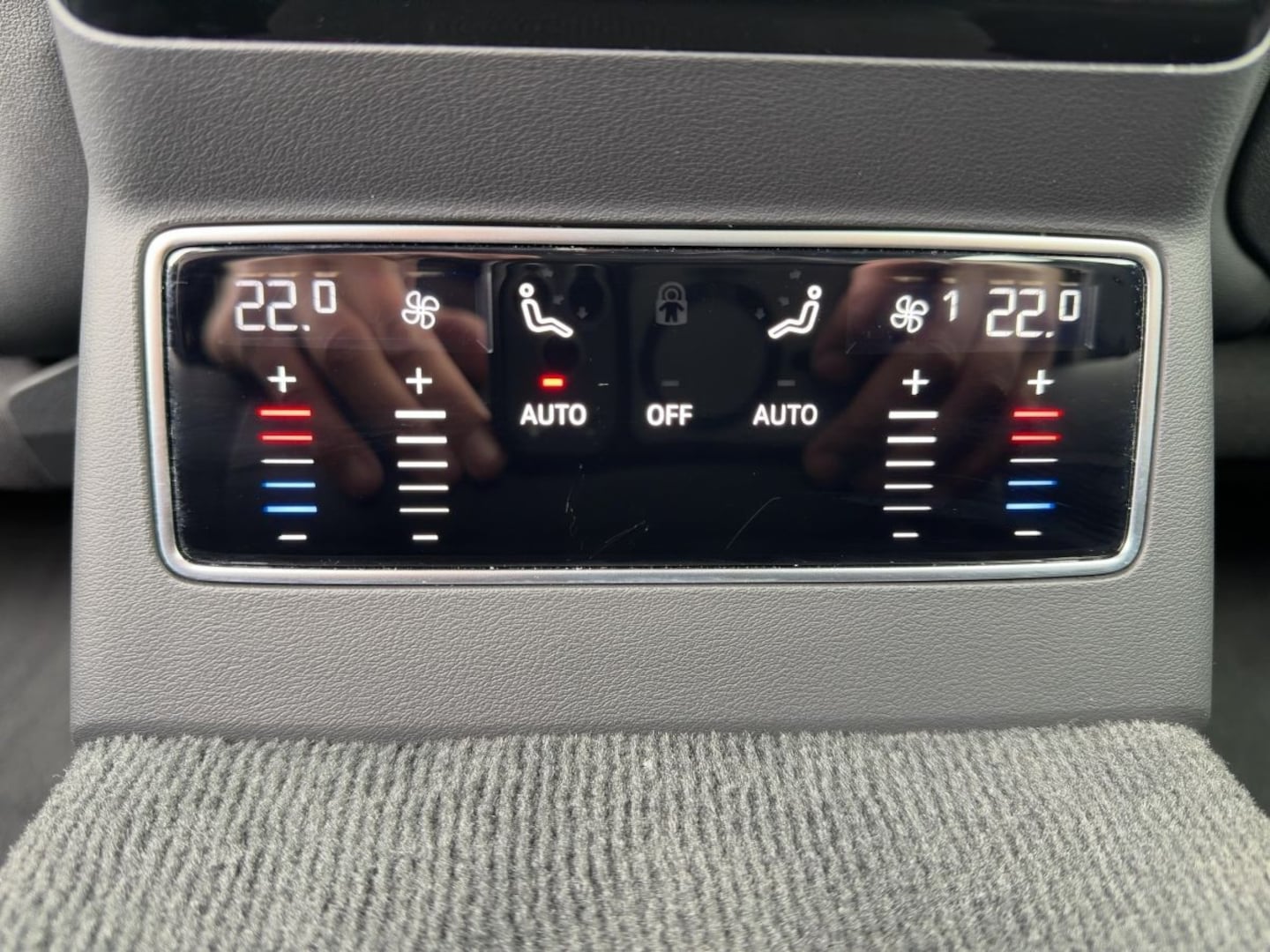 Bild über Audi A6 Avant TDI 150 kW S tronic - für weitere Informationen kontaktieren Sie den Audi Partner