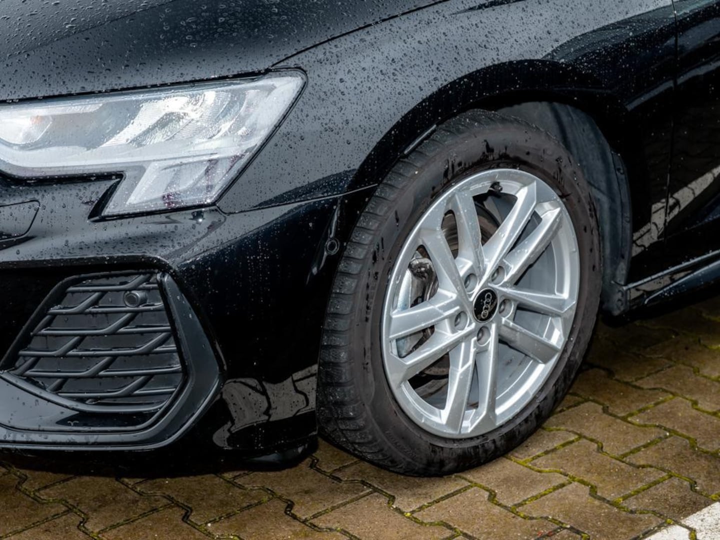 Bild über Audi A3 Limousine S line 30 TFSI S tronic - für weitere Informationen kontaktieren Sie den Audi Partner