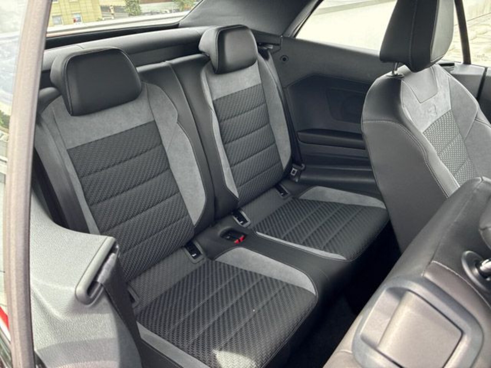 Volkswagen T-Roc Cabriolet – Bild 10