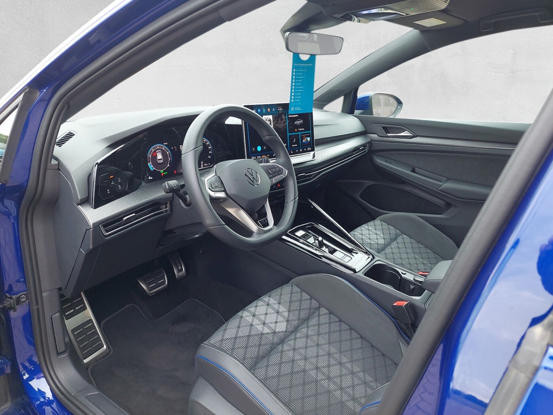 Volkswagen Golf R-Line