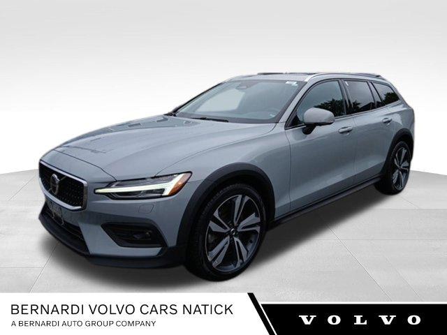 2024 Volvo V60 Cross Country