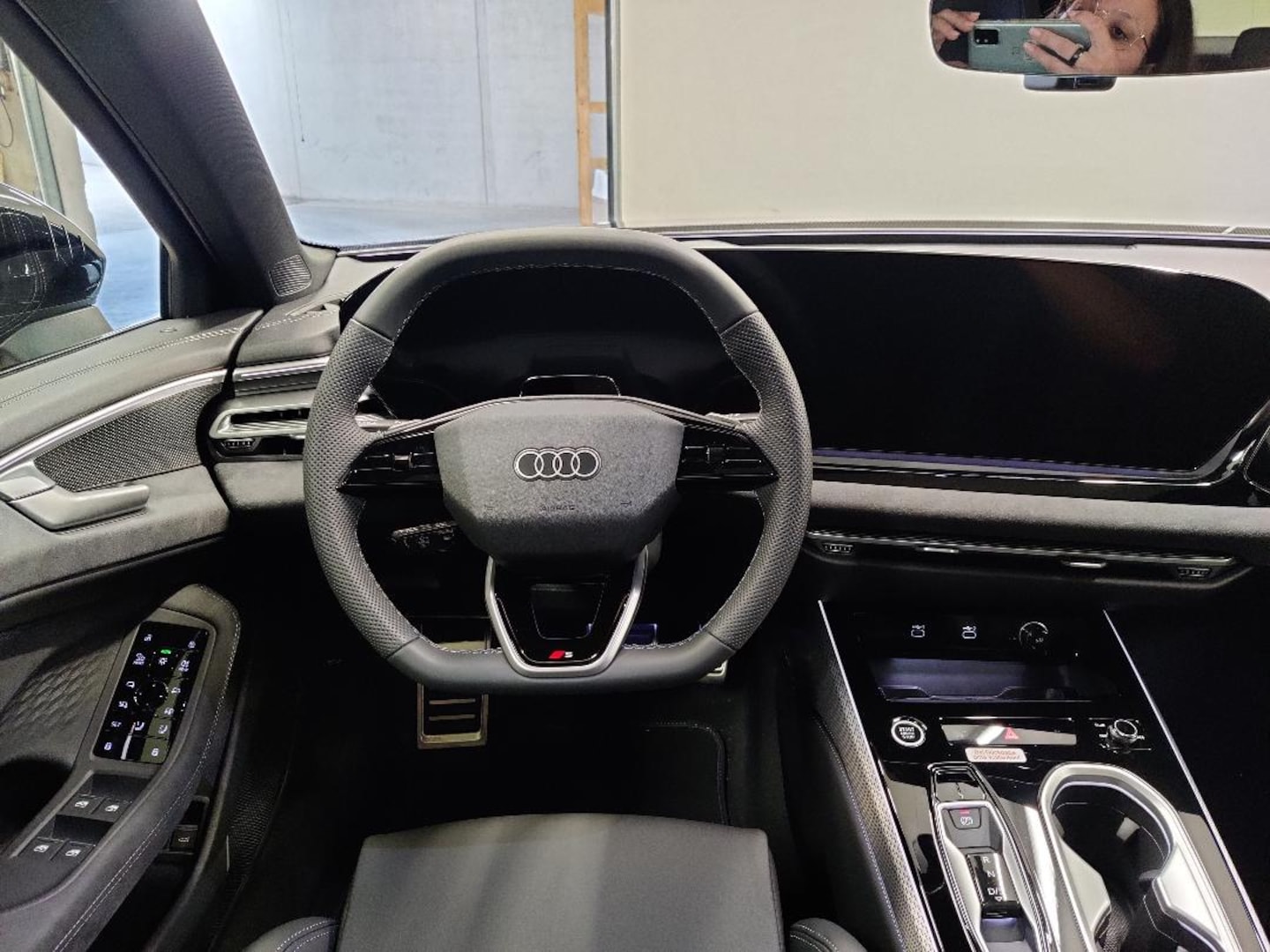Bild über Audi A6 Avant e-hybrid e-hybrid quattro 270 kW S tronic - für weitere Informationen kontaktieren Sie den Audi Partner