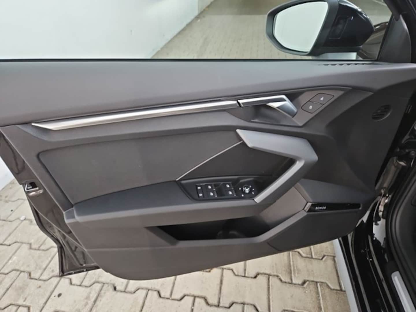 Bild über Audi A3 Sportback S line 35 TFSI S tronic - für weitere Informationen kontaktieren Sie den Audi Partner