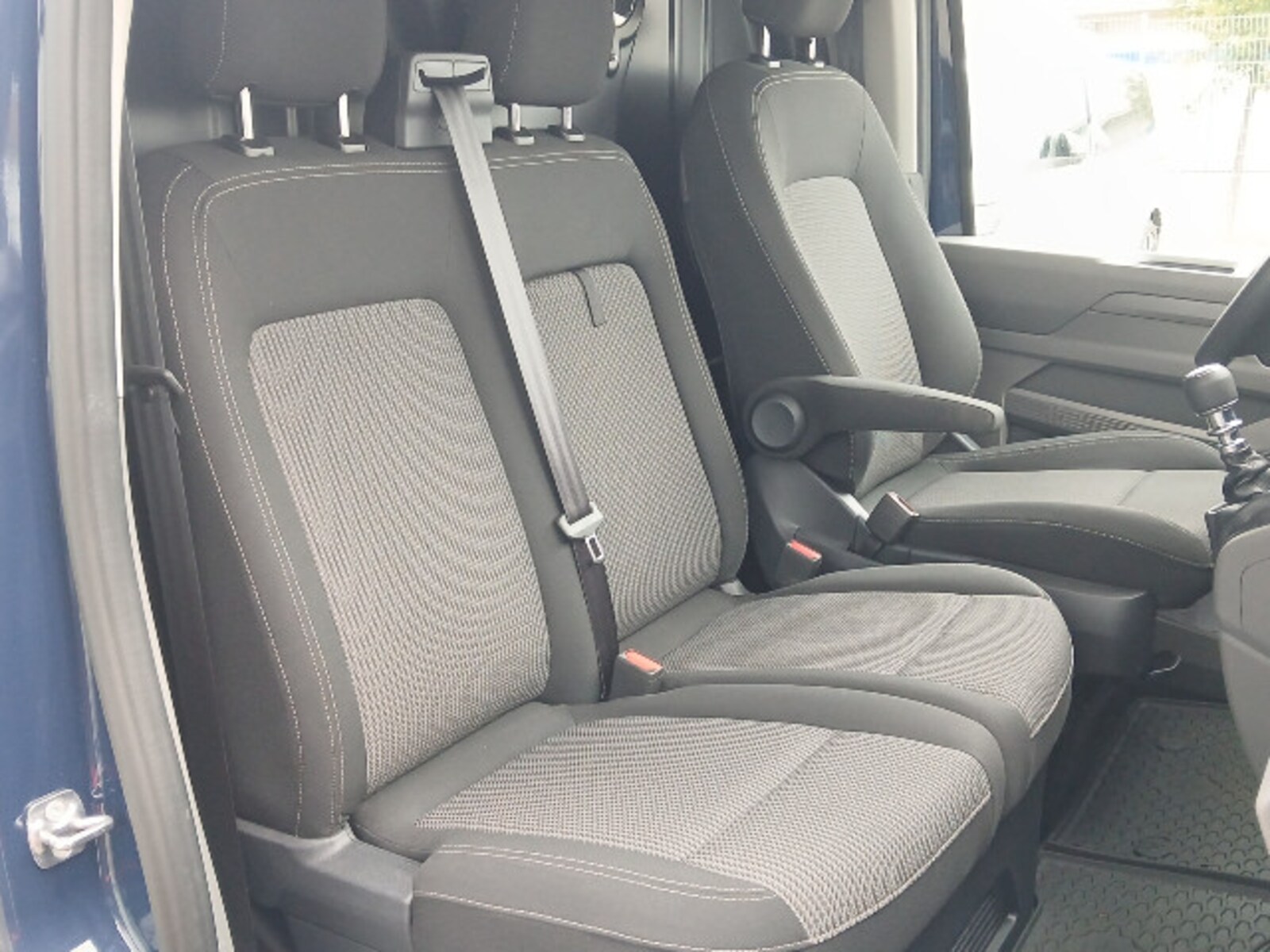 Volkswagen Transporter Kasten kurzer Radstand – Bild 26