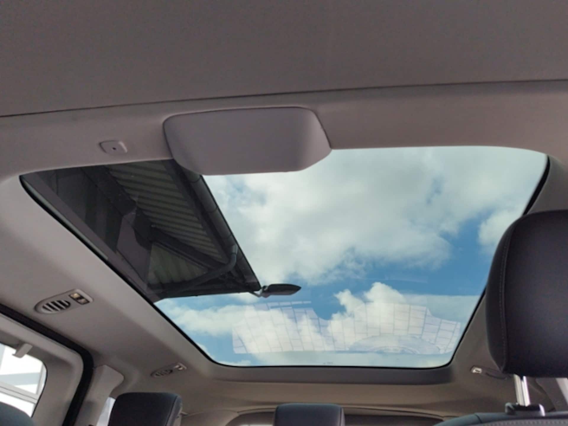 Volkswagen Caravelle Style