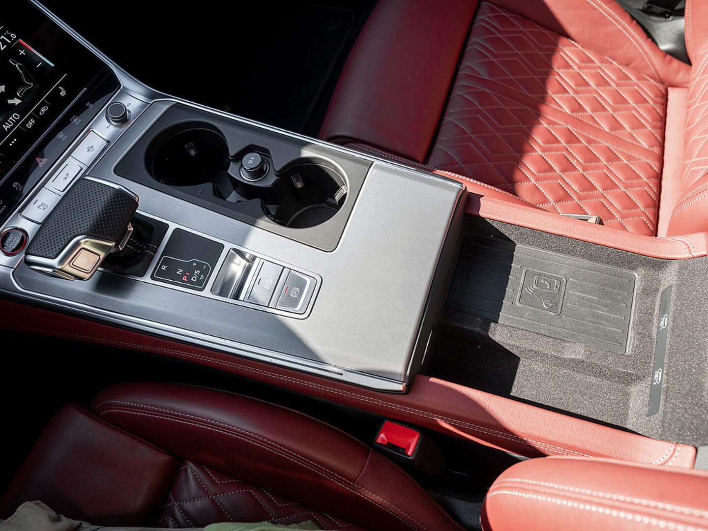 Bild über Audi S6 Avant TDI quattro tiptronic - für weitere Informationen kontaktieren Sie den Audi Partner