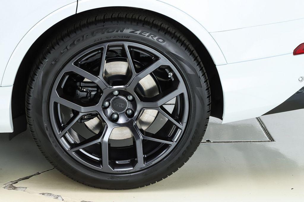 2026 Audi SQ7 Premium Plus - Photo 9