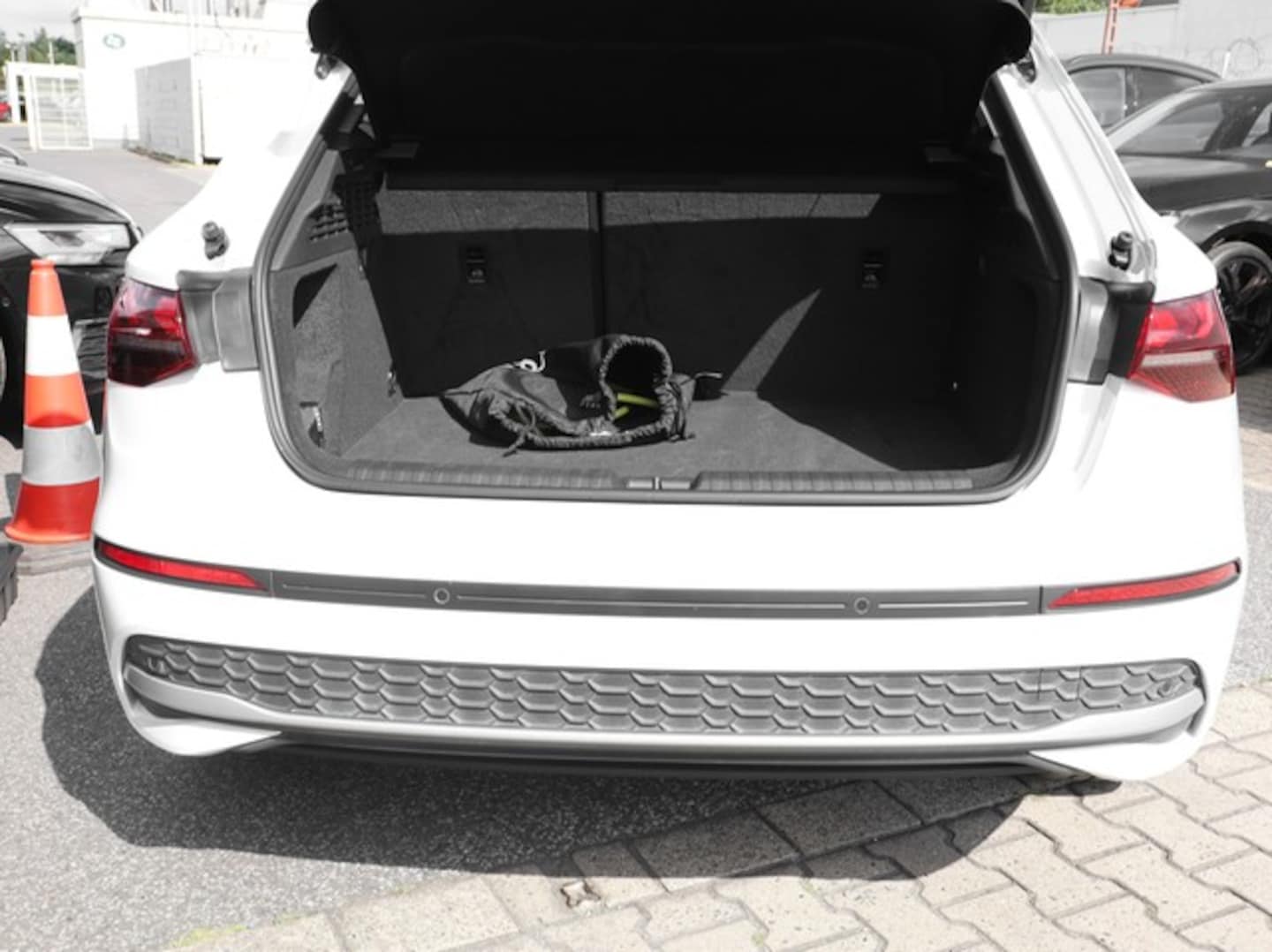 Bild über Audi A3 Sportback TFSI e advanced 40 TFSI e S tronic - für weitere Informationen kontaktieren Sie den Audi Partner