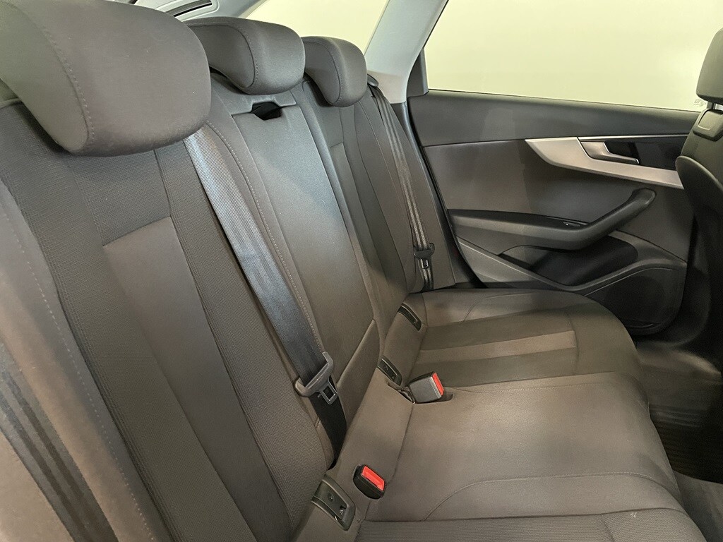 Bild som visar&nbsp;Audi A4 Avant&nbsp;A4 Avant 40 TDI quattro Proline 204 hk S tronic - för mer information kontakta din Audi Partner