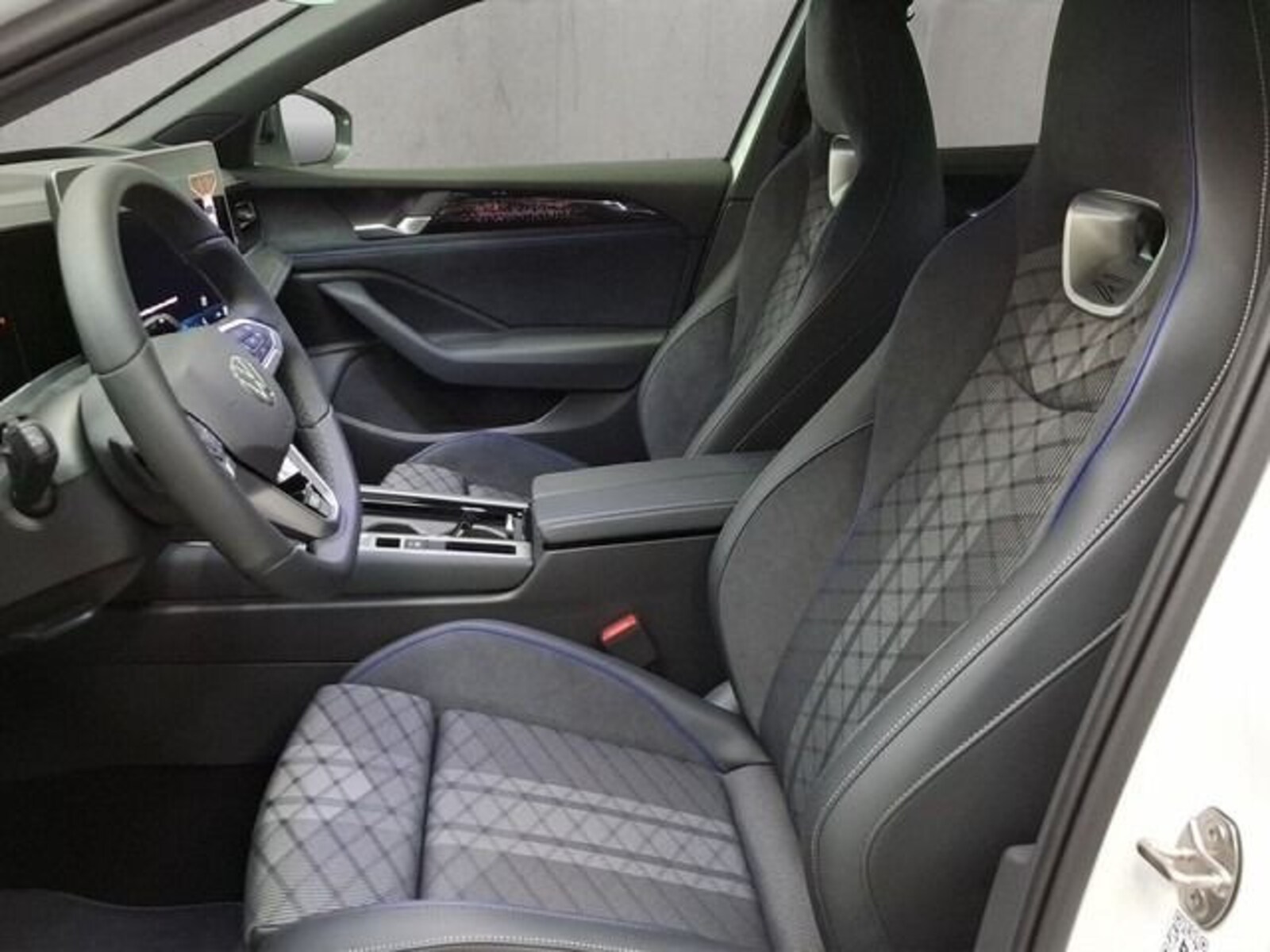 Volkswagen Passat – Bild 9