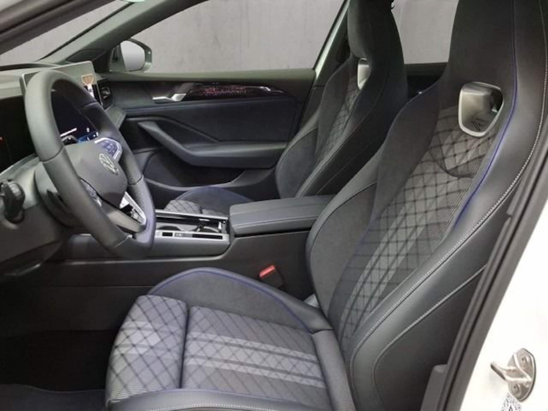 Volkswagen Passat R-Line
