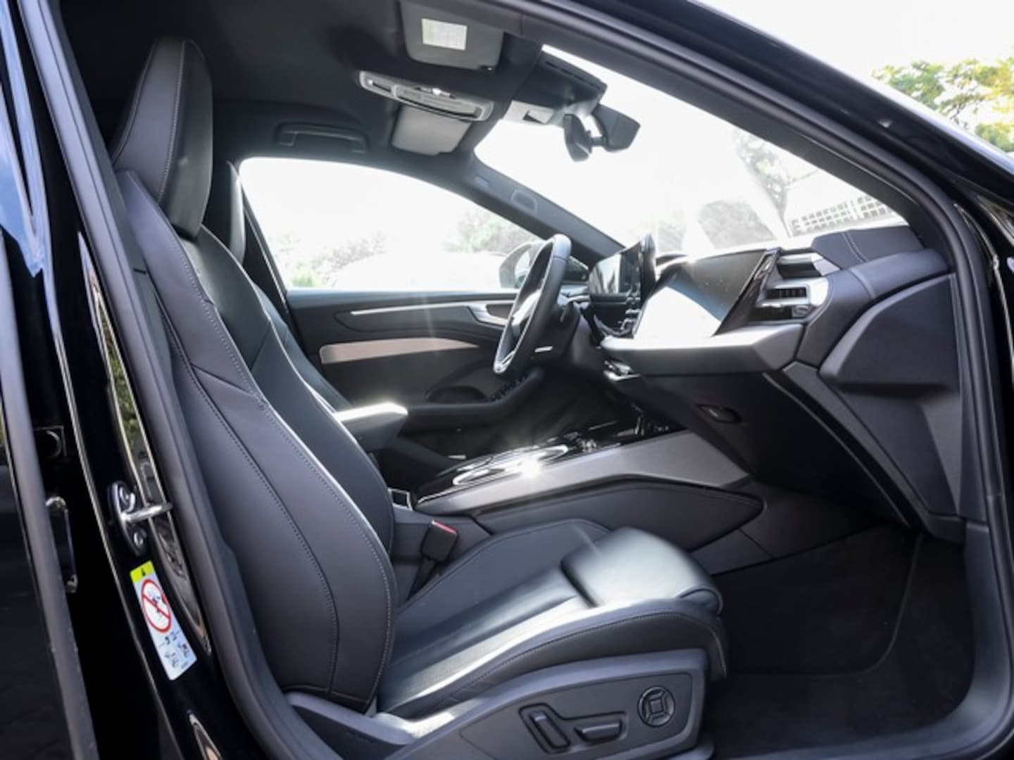 Bild über Audi A6 Limousine TDI quattro 150 kW S tronic - für weitere Informationen kontaktieren Sie den Audi Partner