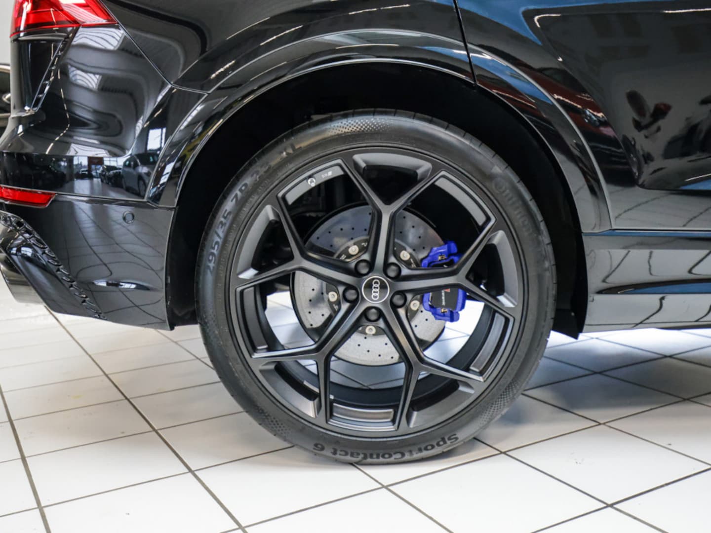 Bild über Audi RS Q8 SUV TFSI quattro 471 kW tiptronic - für weitere Informationen kontaktieren Sie den Audi Partner