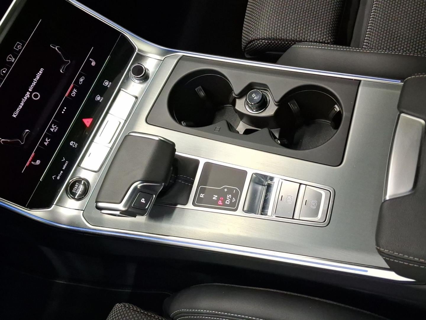 Bild über Audi A6 Avant TFSI e S line 50 TFSI e quattro S tronic - für weitere Informationen kontaktieren Sie den Audi Partner