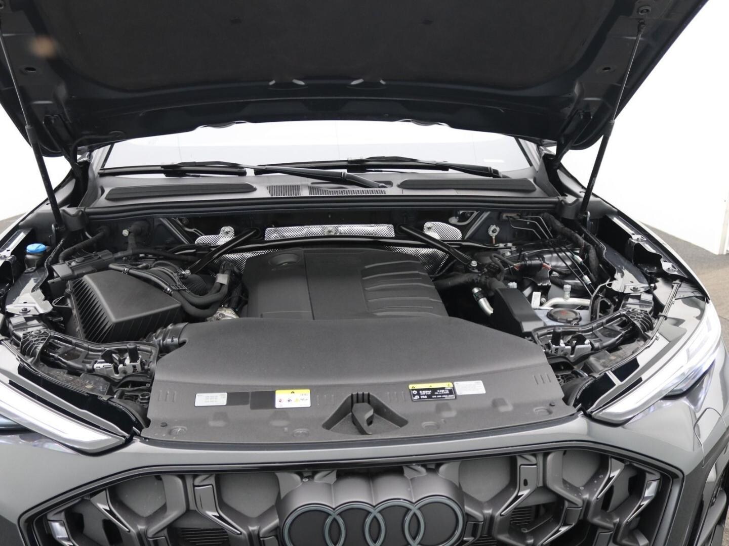 Bild über Audi Q5 SUV TDI quattro 150 kW S tronic - für weitere Informationen kontaktieren Sie den Audi Partner