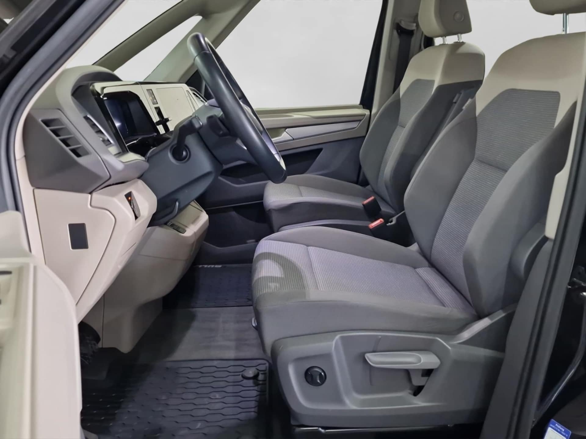 Volkswagen Multivan Basis-Modell