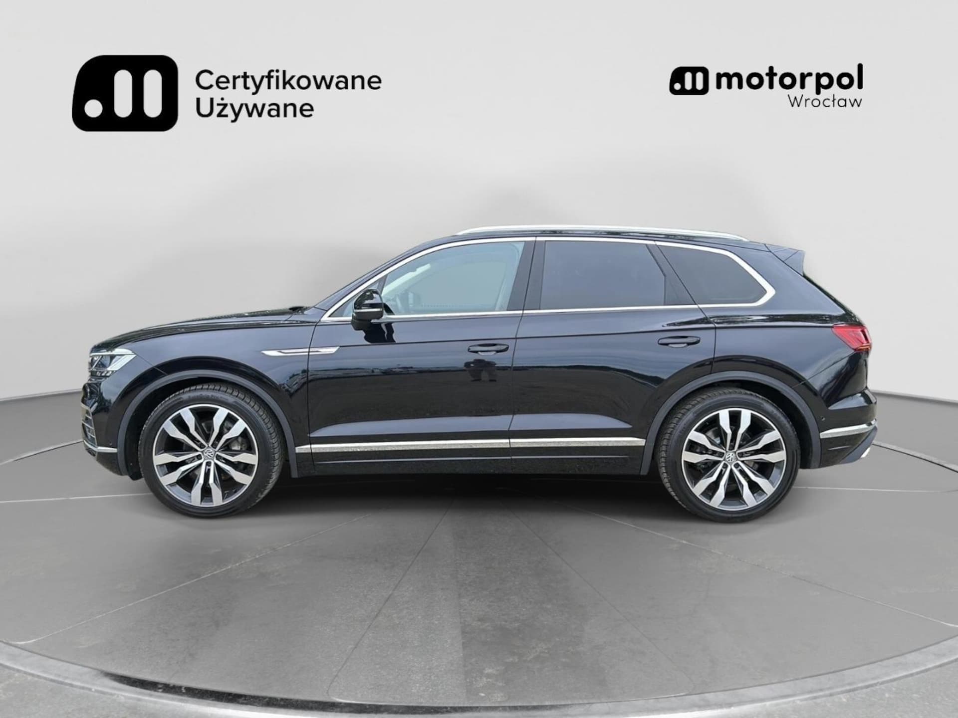 Volkswagen Touareg Model bazowy