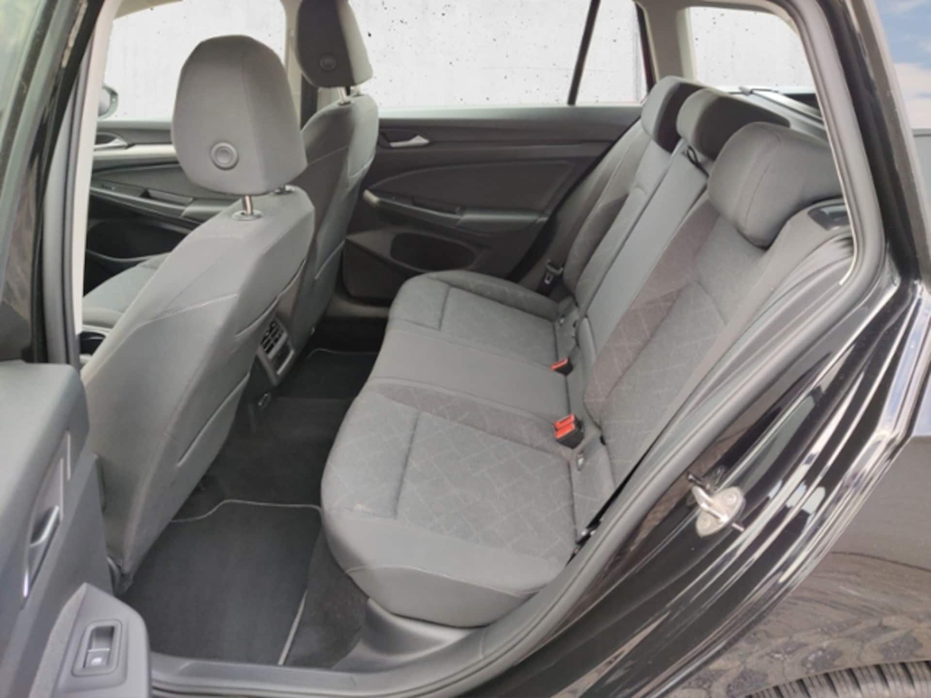 Volkswagen Golf Variant Life