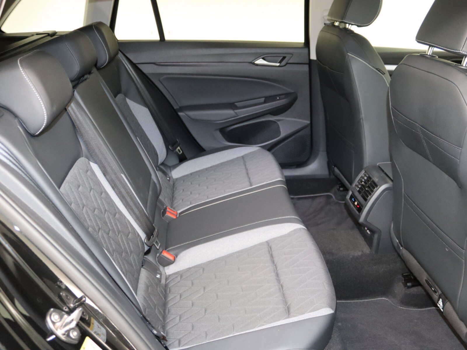 Volkswagen Golf Variant – Bild 10
