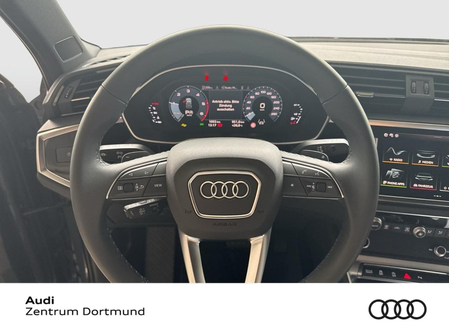 Bild über Audi Q3 TDI quattro 142 kW S tronic - für weitere Informationen kontaktieren Sie den Audi Partner